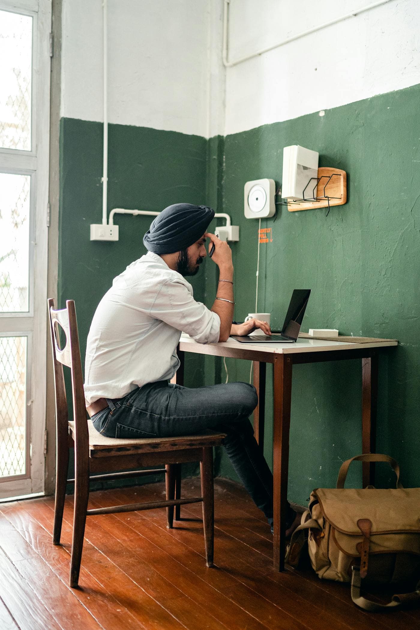Indian IT support professional assisting business users onsite